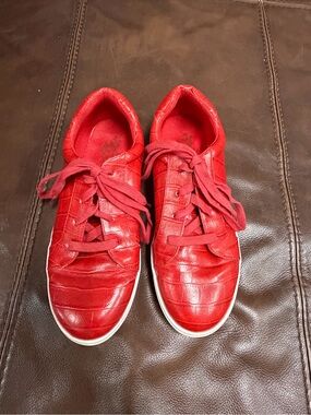 Red Faux-Croc Lace-Up Sneakers Sz 39 or 6-6.5 pretty good condition-         119